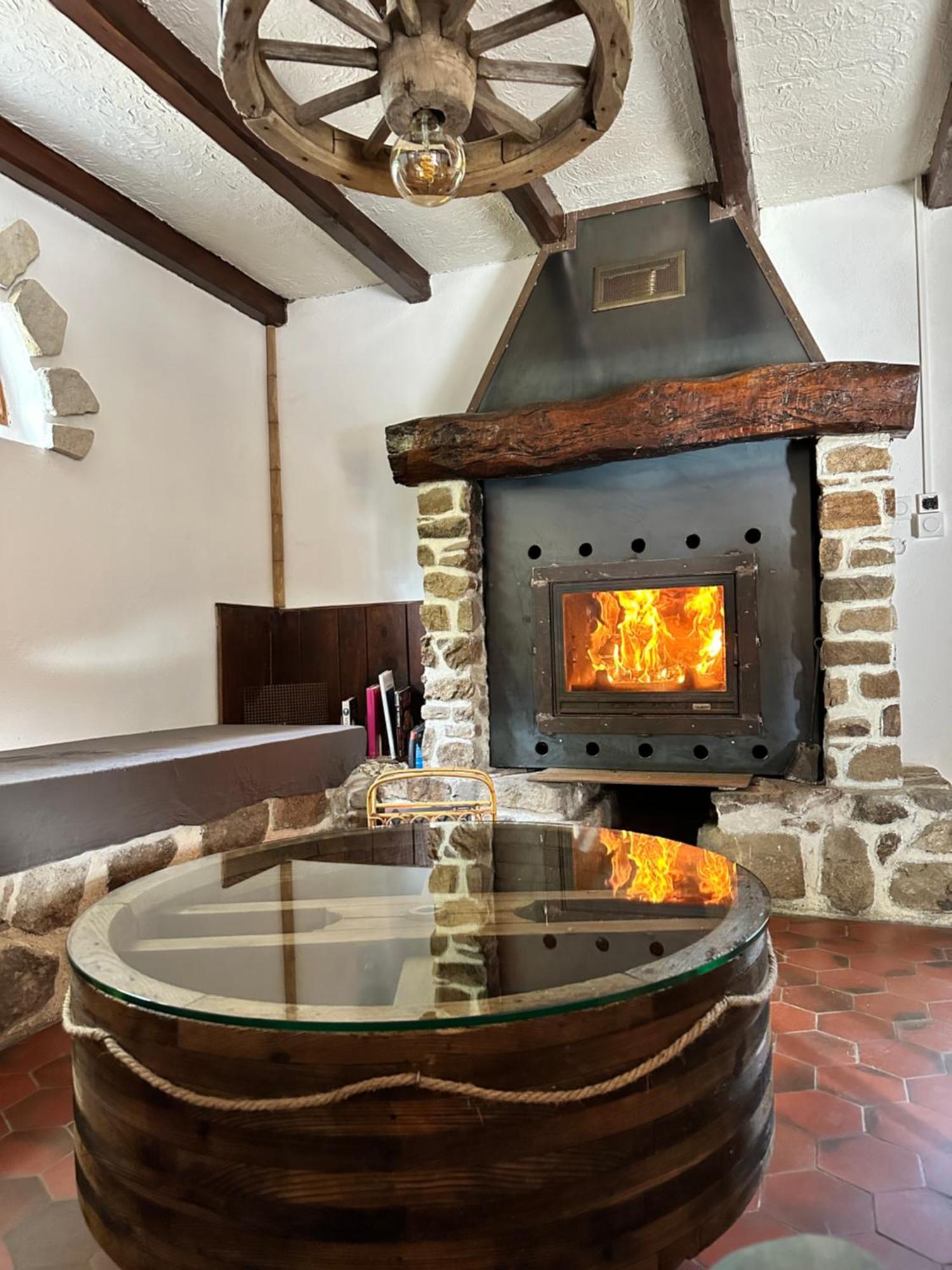 Au Coeur Du Vignoble Cognacais Villa Gondeville ภายนอก รูปภาพ